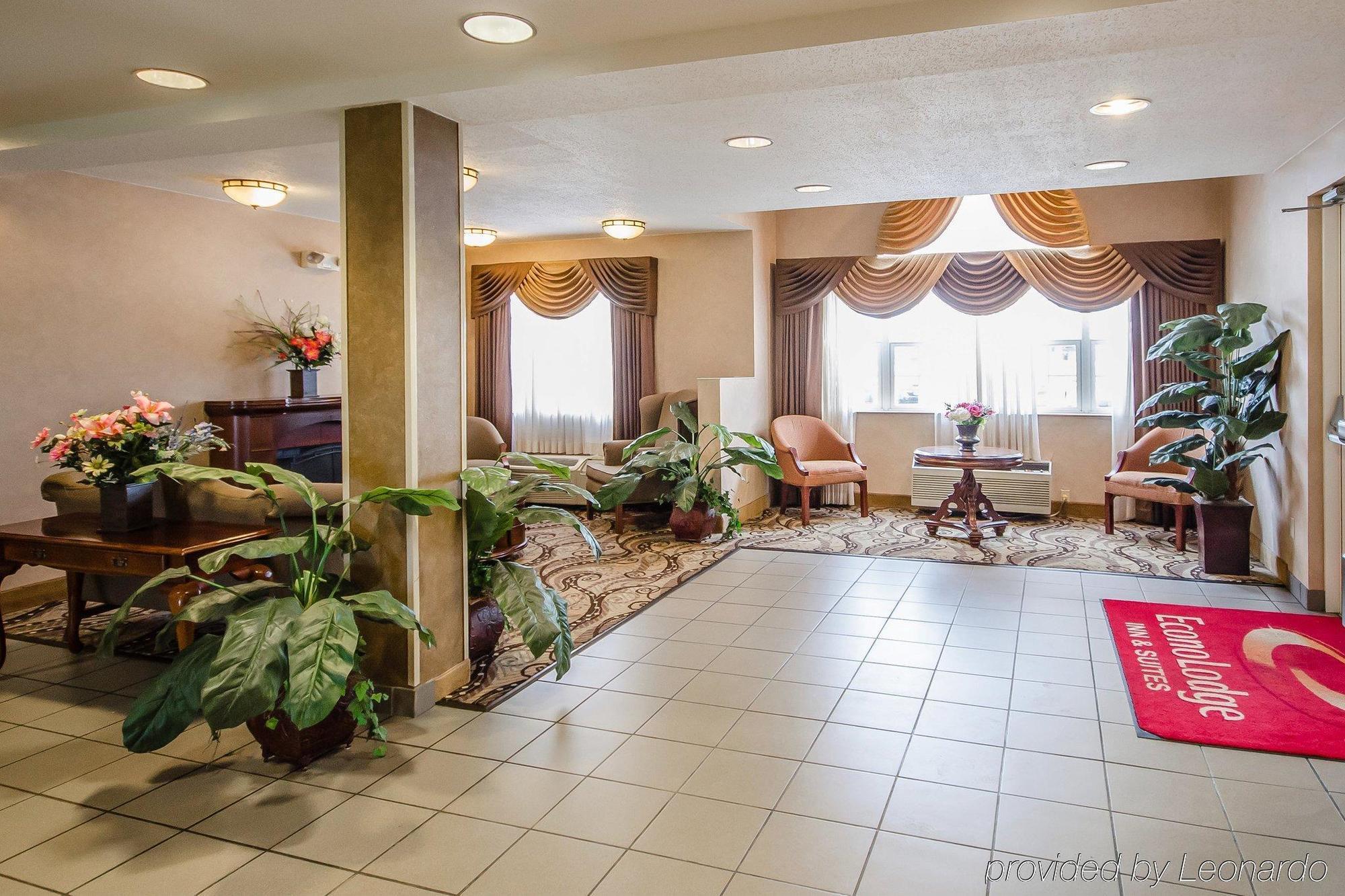 Econo Lodge Inn & Suites Evansville Stevenson Exterior photo